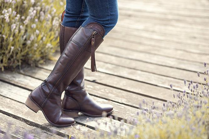 How to Stretch Boots at Home: Safe Methods to Improve Fit and Comfort